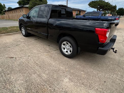 Used 2017 Nissan Titan S RWD image 6