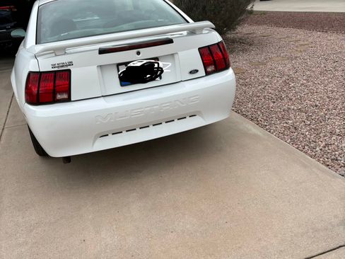 Used 2001 Ford Mustang Coupe image 2