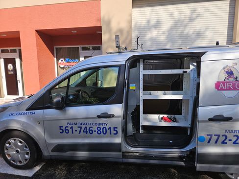 Used 2015 Ford Transit Connect XL image 4