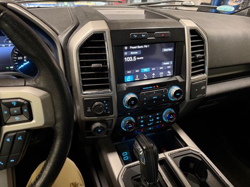 Used 2017 Ford F150 Lariat w/ Equipment Group 502A Luxury AWD/4WD image 13