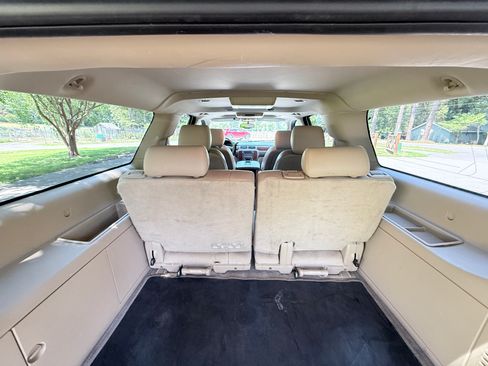 Used 2014 Chevrolet Suburban LTZ AWD/4WD image 23