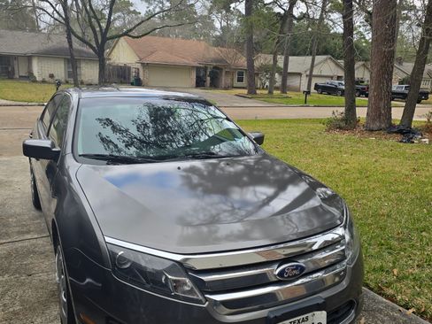 Used 2011 Ford Fusion SE image 1