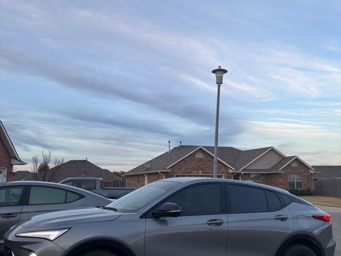 Used 2025 Buick Envista Sport Touring w/ Convenience I Package image 1