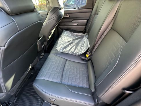 Used 2025 Toyota Tacoma TRD Off-Road image 11