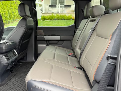 Used 2025 Ford F150 Lariat w/ Equipment Group 501A Mid image 13