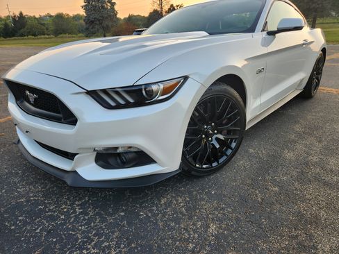 Used 2017 Ford Mustang GT Premium w/ GT Performance Package image 2