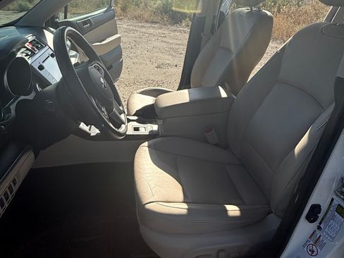 Used 2017 Subaru Outback 3.6R Limited AWD/4WD image 10