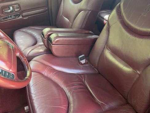 Used 1997 Lincoln Town Car Cartier RWD image 14