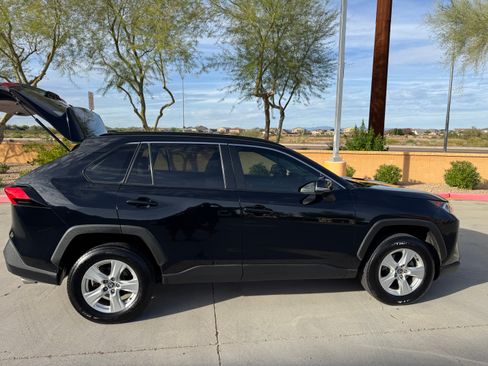 Used 2021 Toyota RAV4 XLE image 4