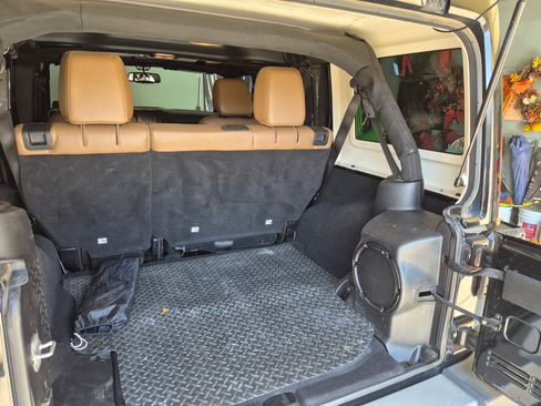 Used 2013 Jeep Wrangler Unlimited Sahara w/ Dual Top Group image 9