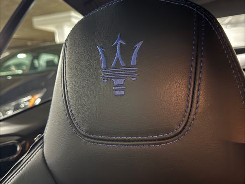 Used 2018 Maserati GranTurismo Sport image 16