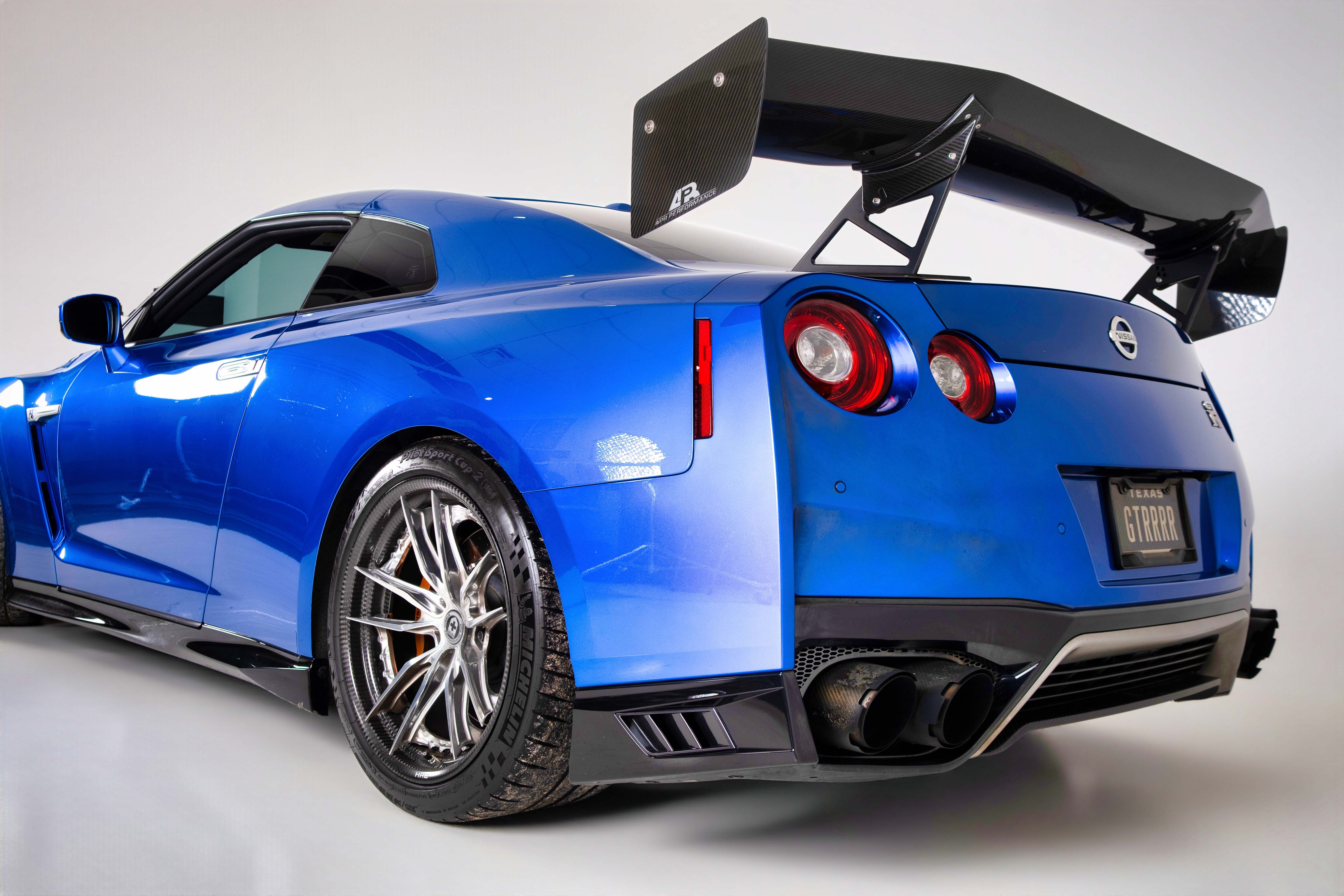 Used 2021 Nissan GT-R Premium AWD/4WD image 10