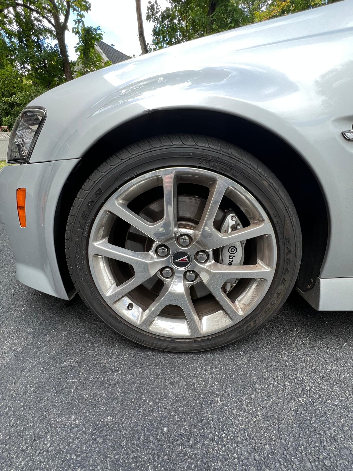 Used 2009 Pontiac G8 GXP RWD image 23