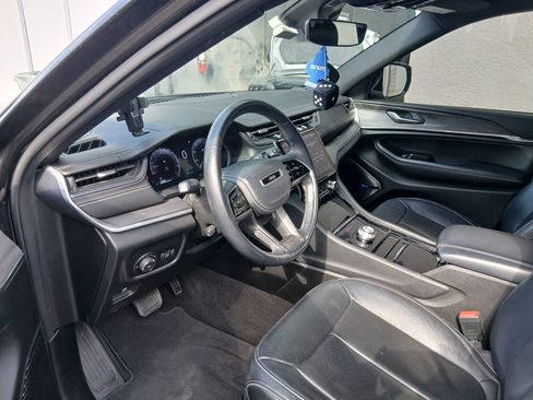 Used 2021 Jeep Grand Cherokee L Overland image 9