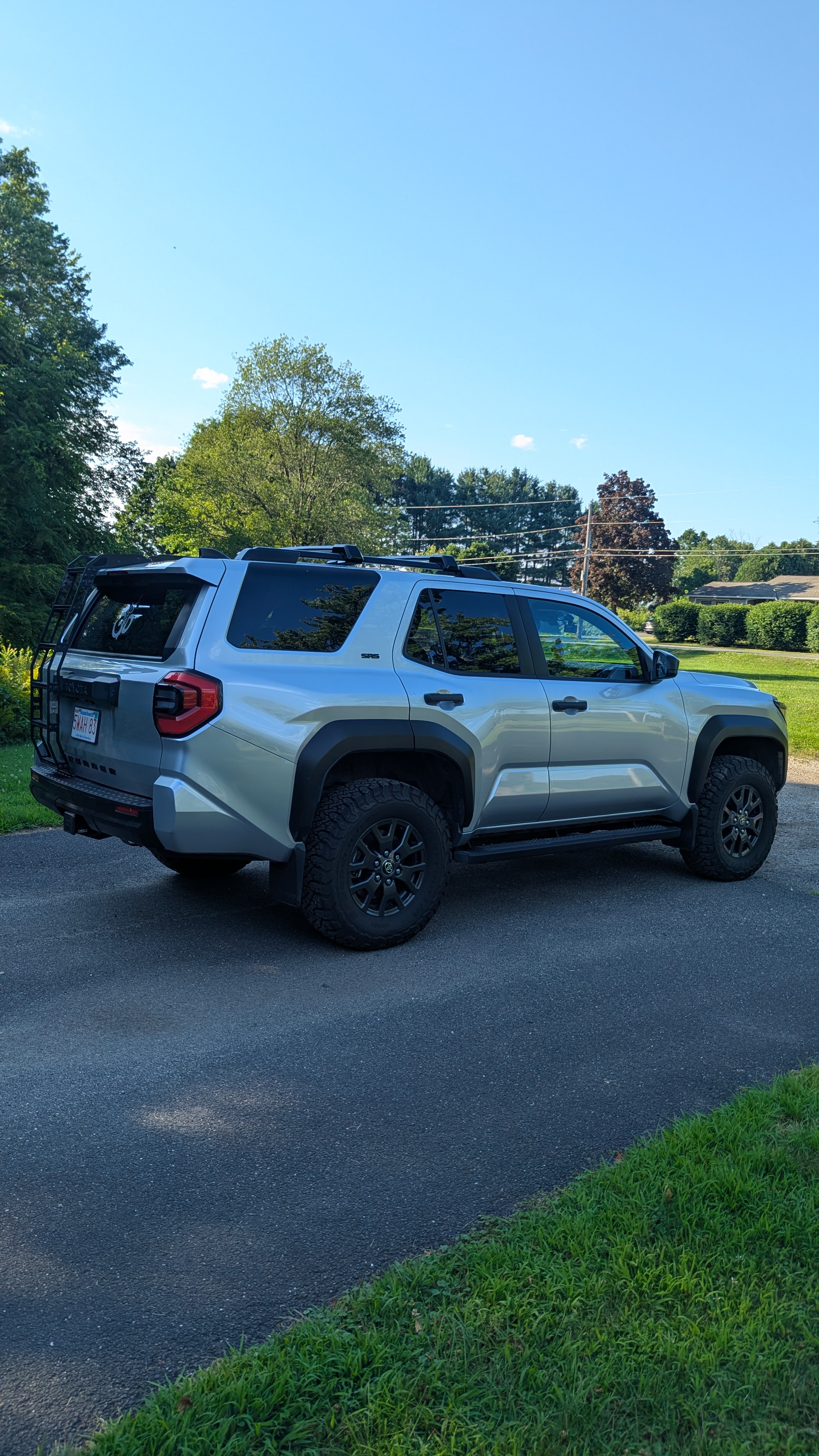 Used 2025 Toyota 4Runner SR5 AWD/4WD image 5