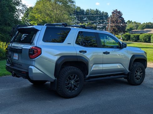 Used 2025 Toyota 4Runner SR5 AWD/4WD image 5
