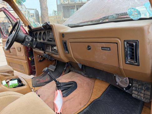 Used 1993 Dodge D/W Truck 250 image 17