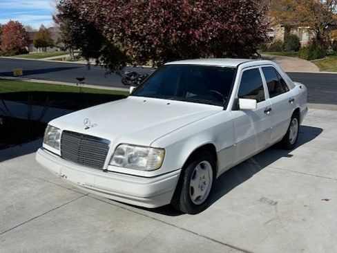 Used 1994 Mercedes-Benz E 320 Sedan image 1