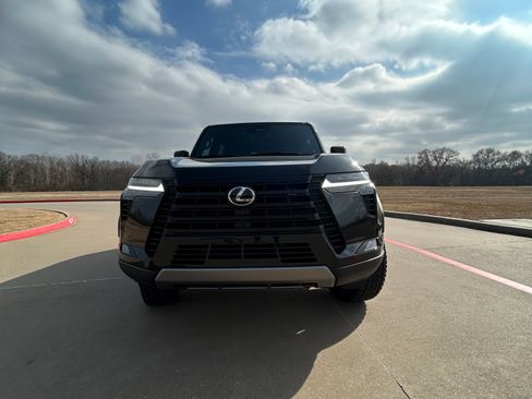 Used 2025 Lexus GX 550 image 2