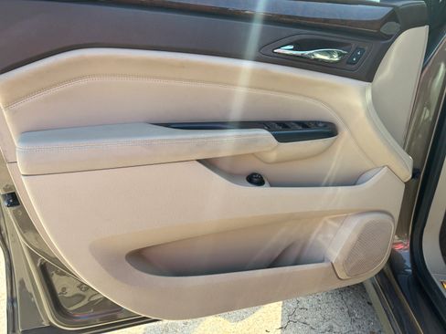 Used 2014 Cadillac SRX Luxury FWD image 22