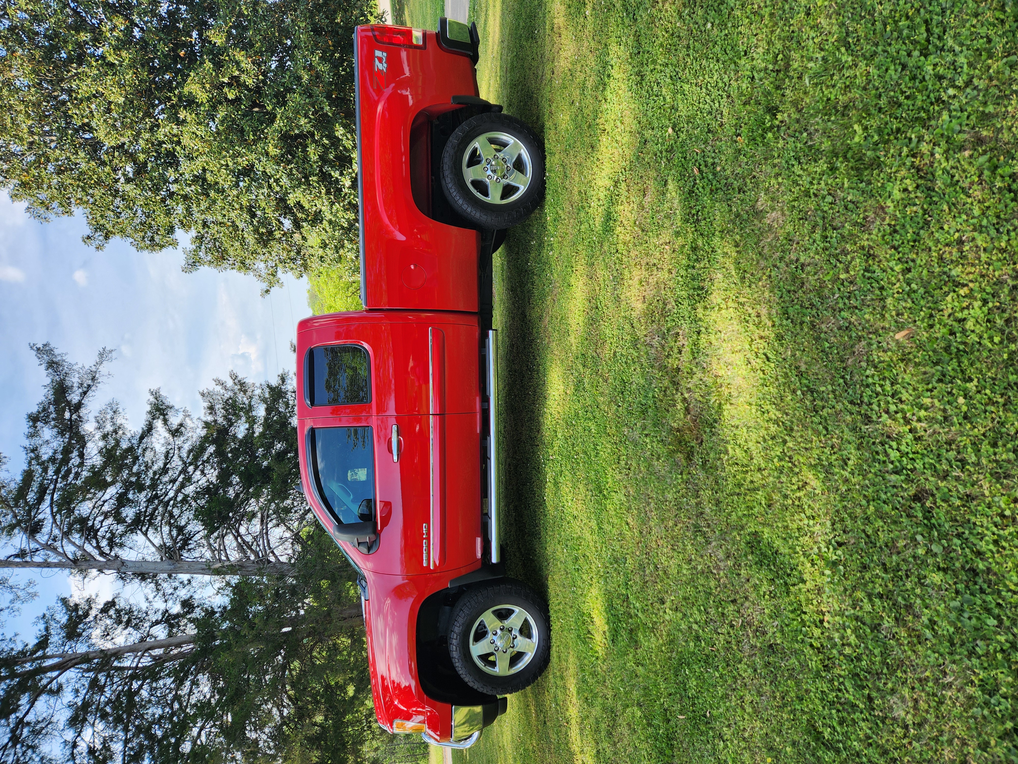 Used 2013 GMC Sierra 2500 SLE w/ HD SLE Premium Package AWD/4WD image 2
