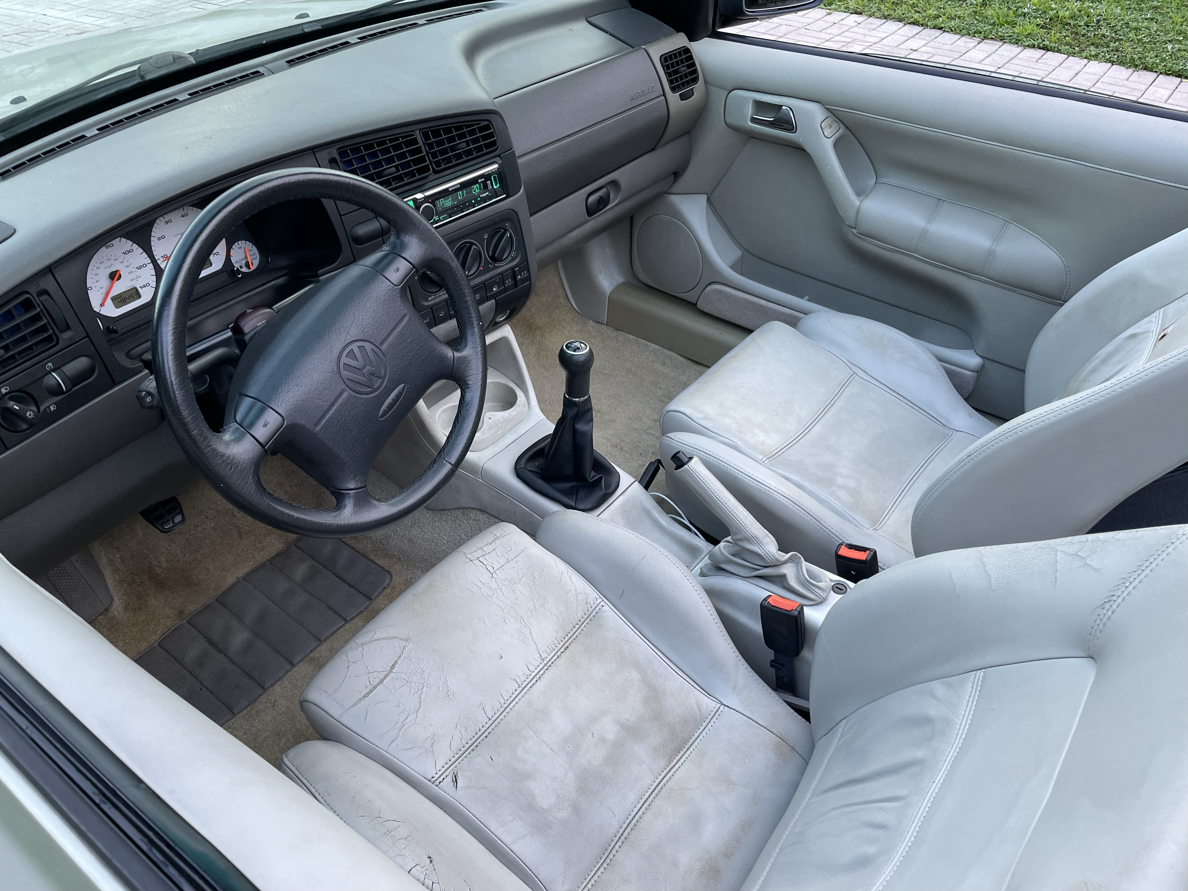 Used 1999 Volkswagen Cabrio GLS FWD image 25