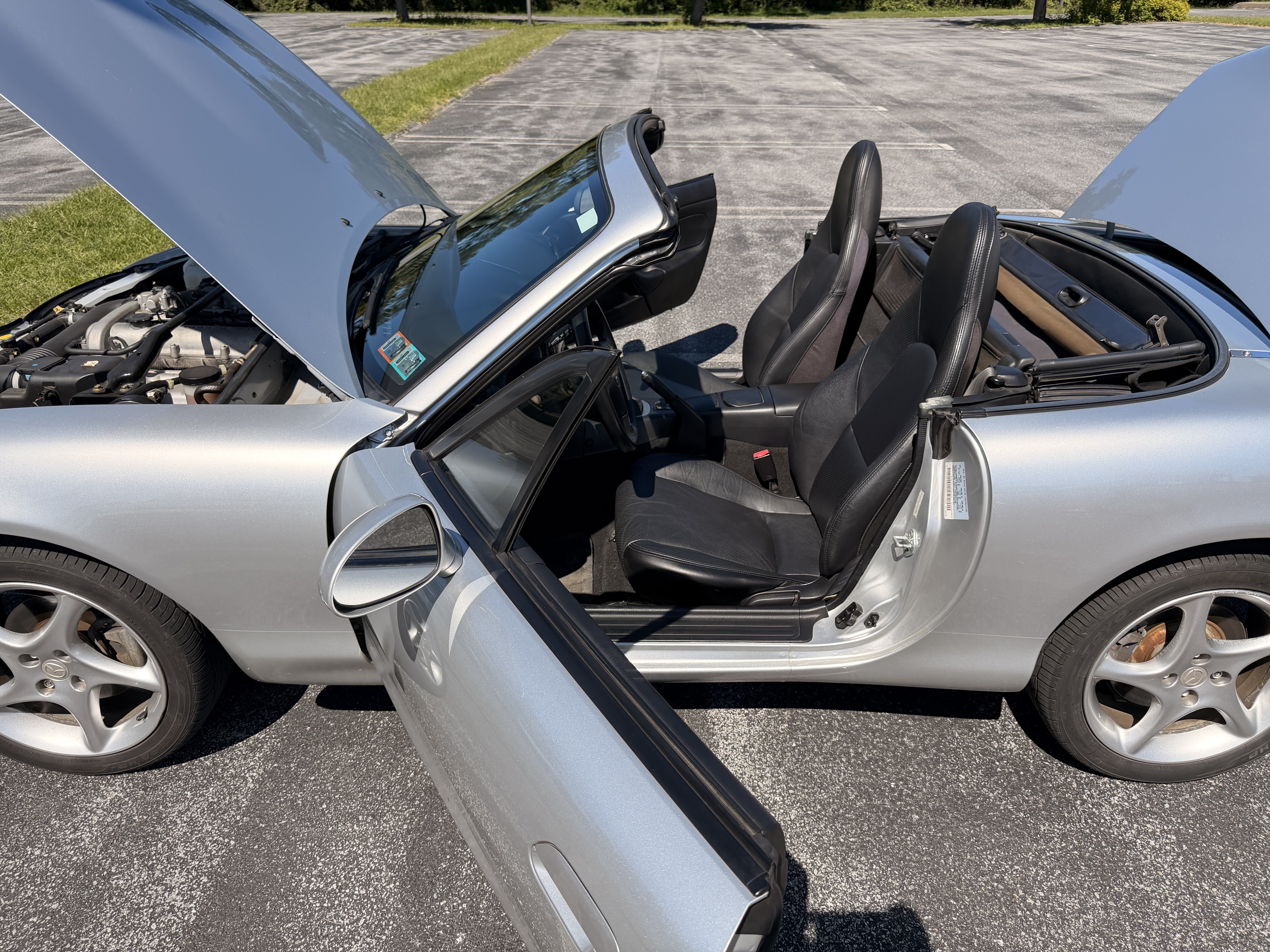 Used 2003 MAZDA MX-5 Miata LS RWD image 12