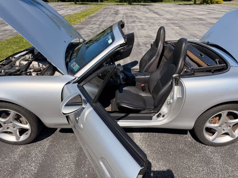 Used 2003 MAZDA MX-5 Miata LS RWD image 12