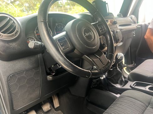 Used 2011 Jeep Wrangler Unlimited Sport image 13