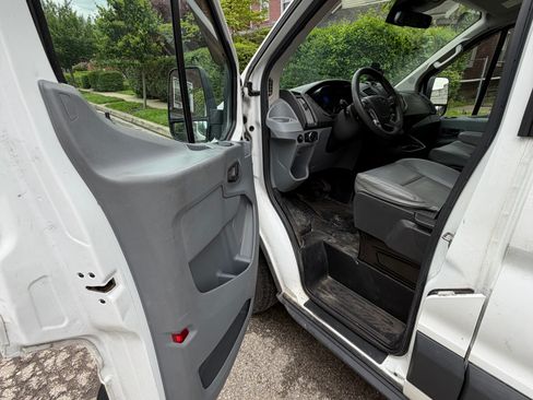 Used 2016 Ford Transit 150 130 Low Roof RWD image 12