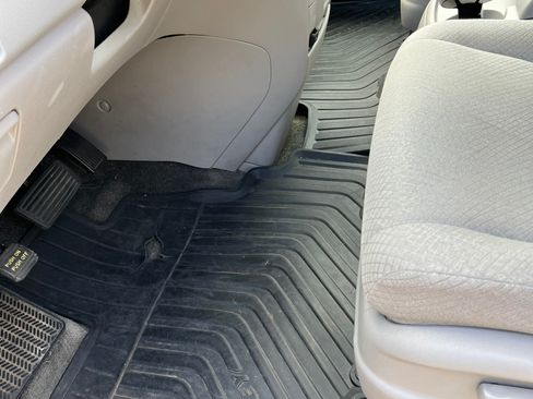 Used 2016 Honda Odyssey SE image 14