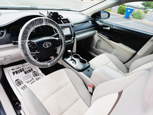 Used 2014 Toyota Camry LE image 12