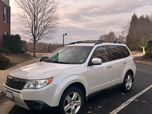 Used 2009 Subaru Forester 2.5X Limited image 1