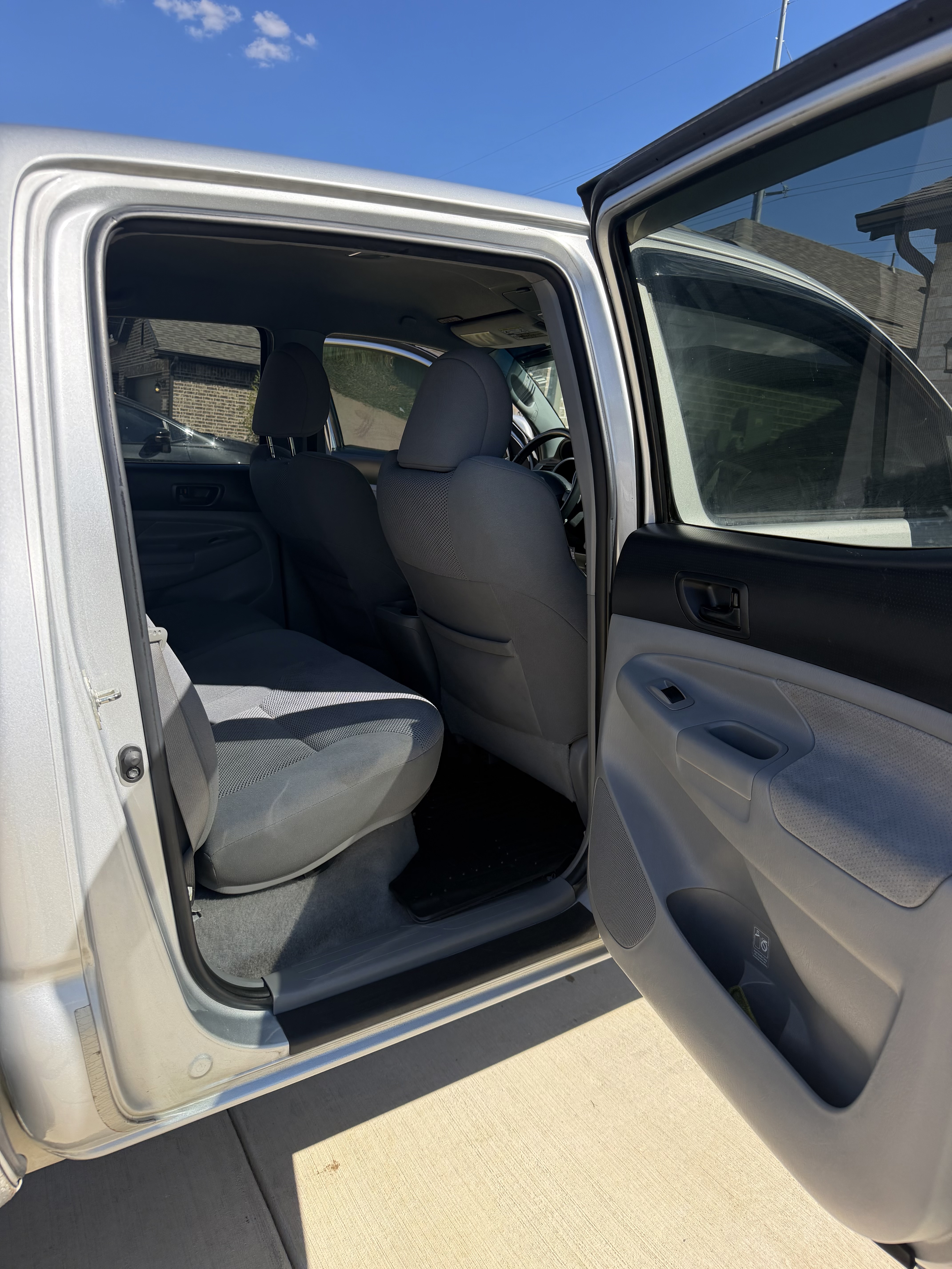Used 2010 Toyota Tacoma PreRunner w/ TRD Sport Pkg RWD image 11