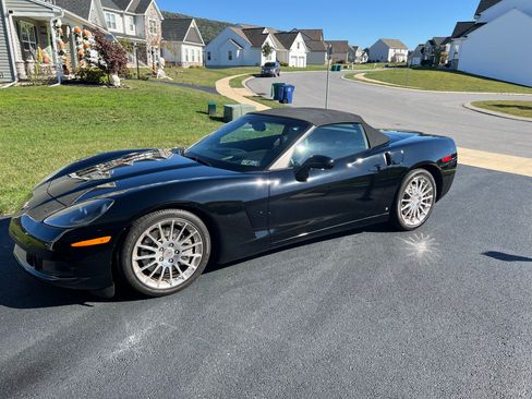 Used 2007 Chevrolet Corvette Convertible w/ Preferred Equipment Group image 2
