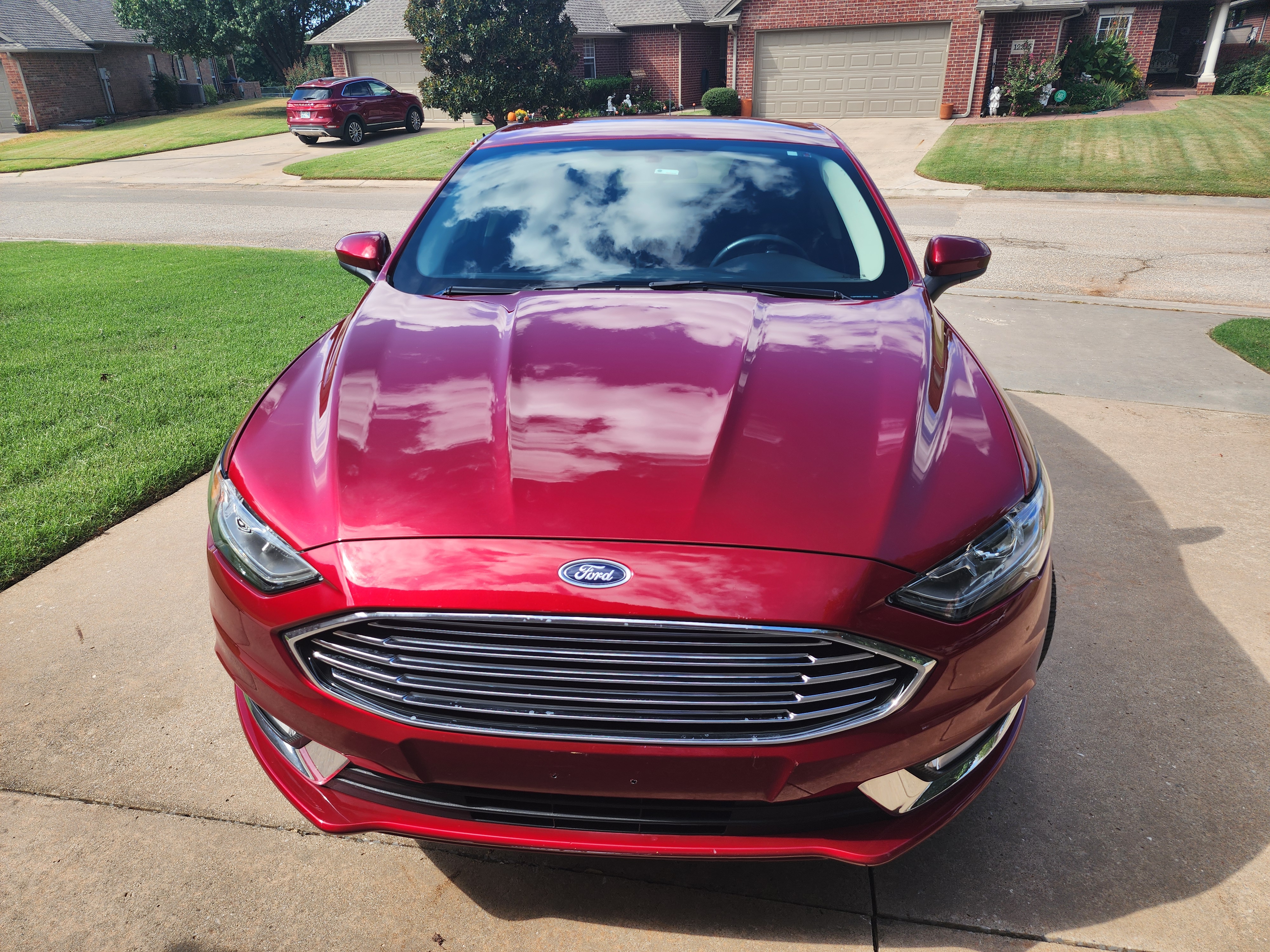 Used 2018 Ford Fusion SE w/ Equipment Group 201A FWD image 3