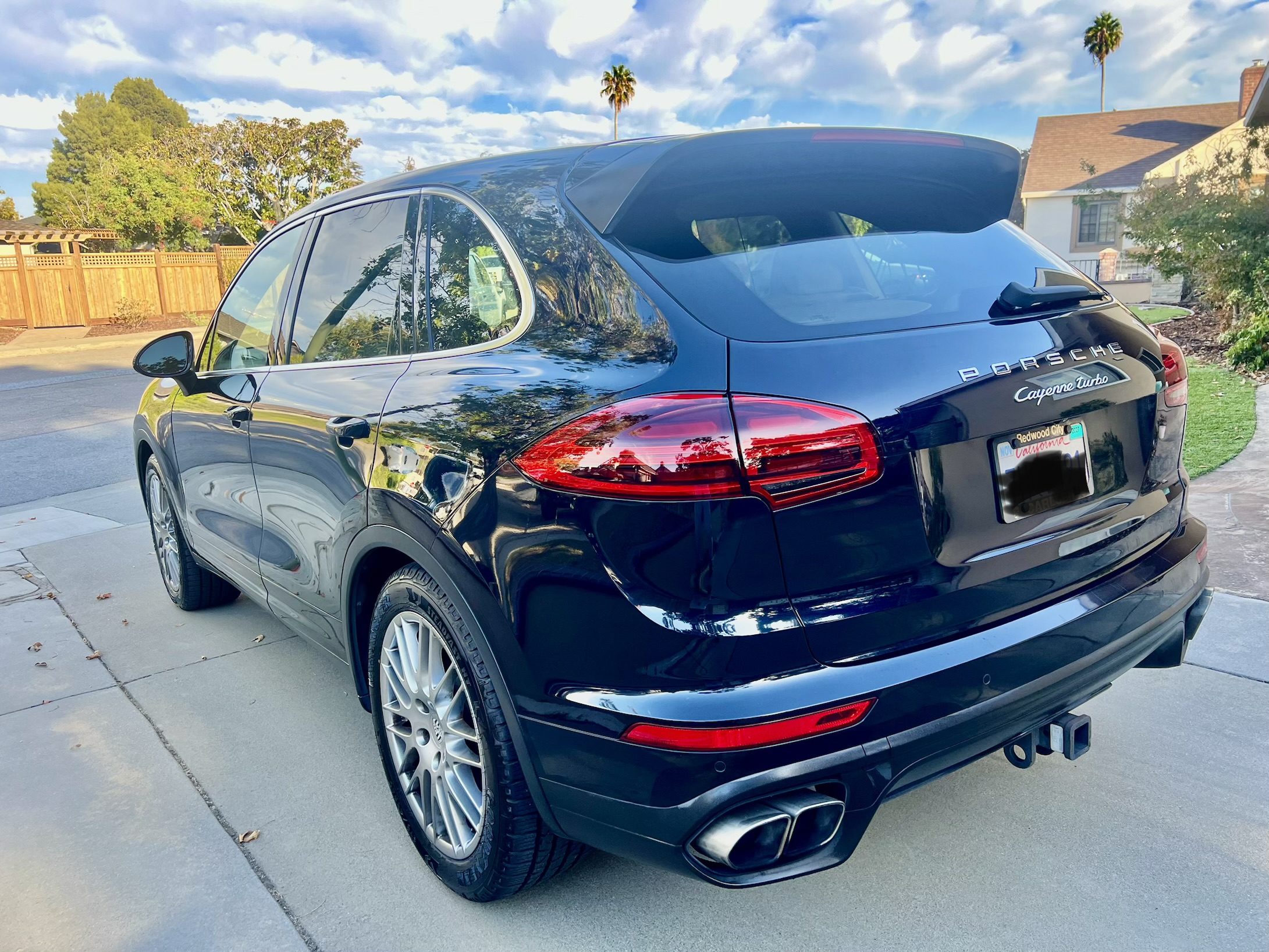 Used 2015 Porsche Cayenne Turbo AWD/4WD image 8