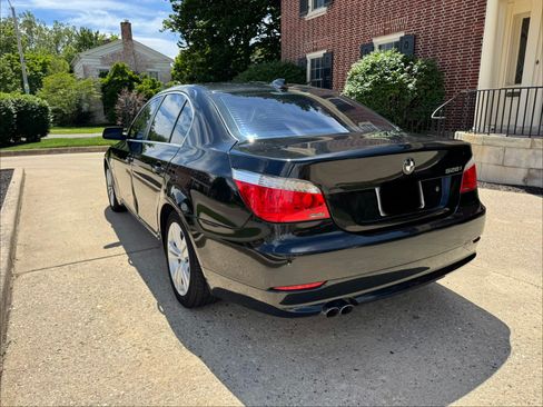 Used 2009 BMW 528i xDrive Sedan AWD/4WD image 4
