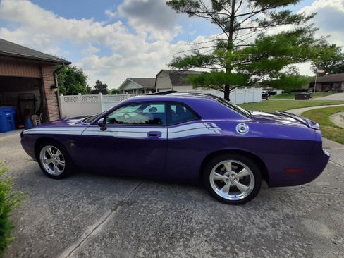 Used 2010 Dodge Challenger R/T image 4