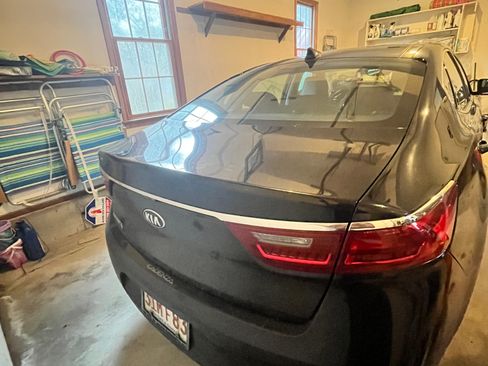 Used 2017 Kia Cadenza Technology image 8