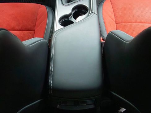 Used 2015 Dodge Challenger SRT Hellcat image 22