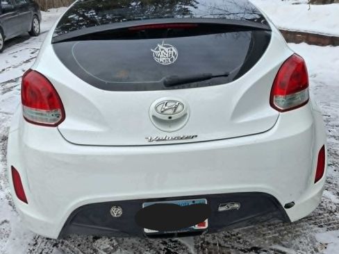 Used 2014 Hyundai Veloster w/ Style Package 02 image 9