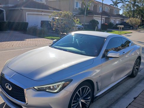 Used 2017 INFINITI Q60 2.0t w/ Cargo Package image 4