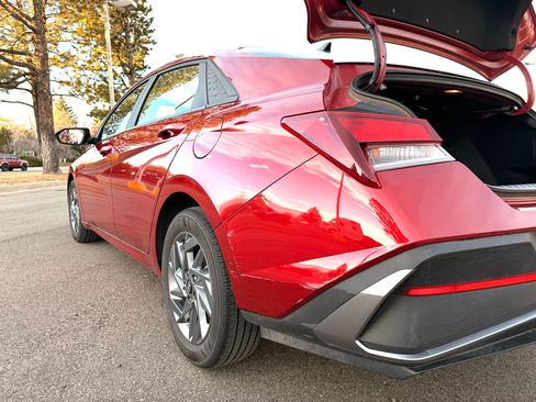 Used 2024 Hyundai Elantra SEL image 12