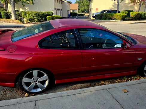 Used 2006 Pontiac GTO image 2