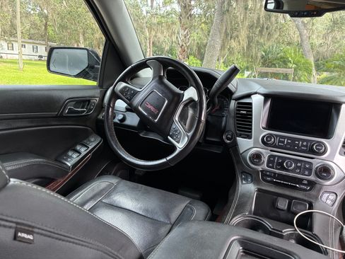 Used 2020 GMC Yukon SLT image 12