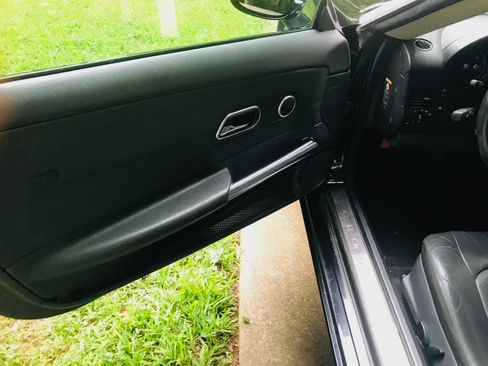 Used 2005 Chrysler Crossfire Limited image 9