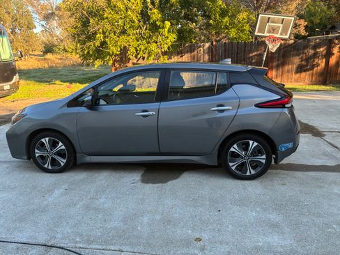 Used 2021 Nissan Leaf SV image 6