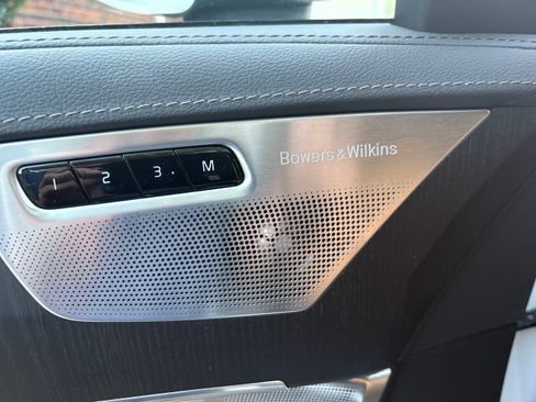 Used 2023 Volvo XC90 T8 Ultimate w/ Lounge Package image 28