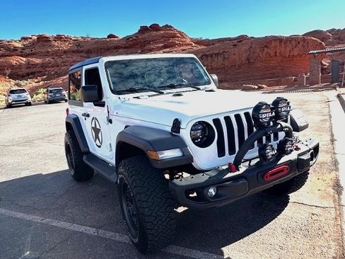 Used 2018 Jeep Wrangler Sport AWD/4WD image 2